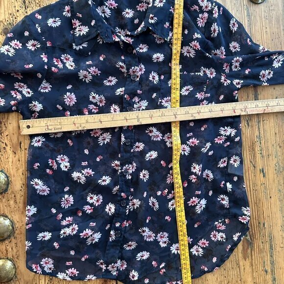 Love Tree‎ Happens Blue Floral Blouse  Size Small - Picture 7 of 8